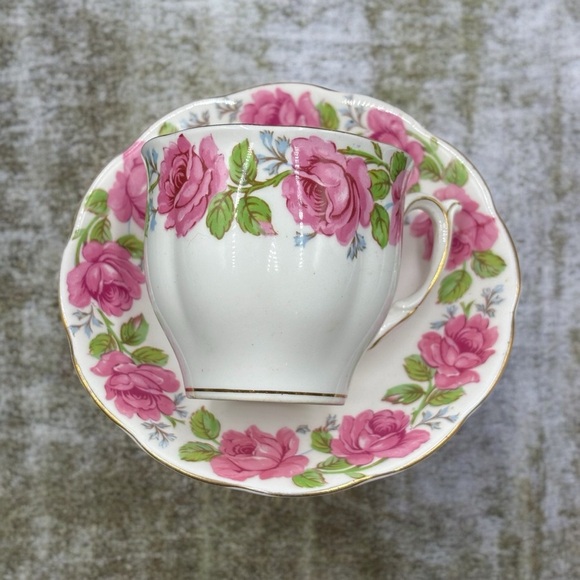 Vintage Queen Ann “Lady Alexander Rose” Teacup & Saucer. Bone China. - Picture 2 of 9